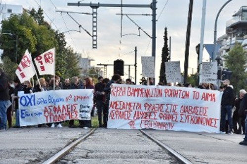 Από τις διαμαρτυρίες κατοίκων για τις επικίνδυνες διαβάσεις του σιδηρόδρομου