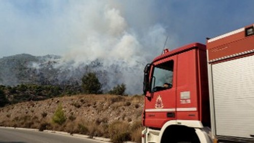 Νέα φωτιά ξεκίνησε χτες στην πολύπαθη Εύβοια, αυτήν τη φορά στην Κύμη