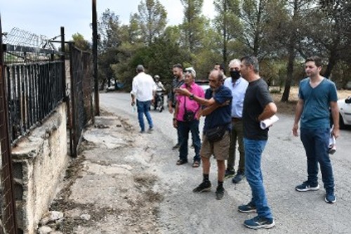 Το κλιμάκιο του ΚΚΕ μετέφερε στους πληγέντες την αλληλεγγύη και την αναγκαιότητα για οργάνωση της διεκδίκησης των δίκαιων αιτημάτων τους