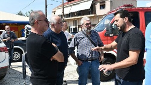 Κλιμάκιο του ΚΚΕ, με επικεφαλής τα μέλη του ΠΓ της ΚΕ Κ. Παρασκευά και Κ. Παπασταύρου, από την πρώτη στιγμή στον πολύπαθο Παλαμά Καρδίτσας