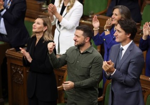 Ο Τριντό, η καναδική κυβέρνηση και όλοι οι βουλευτές χειροκροτούν μαζί με τον Ζελένσκι τον ναζί εγκληματία των Waffen-SS...