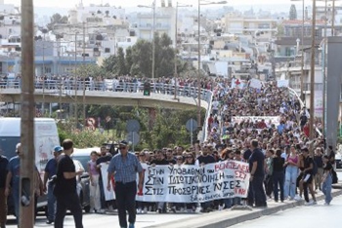 Από το μεγαλειώδες συλλαλητήριο στο Ηράκλειο την περασμένη Τετάρτη