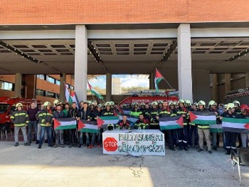 Εκδηλώσεις αλληλεγγύης με σημαίες της Παλαιστίνης, στη Χώρα των Βάσκων