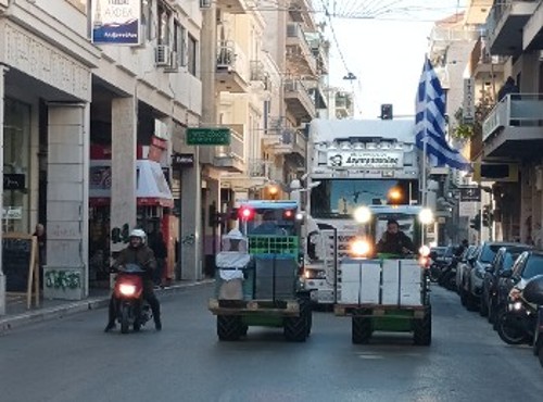 Μηχανοκίνητοι καταφθάνουν οι μελισσοκόμοι στην Πάτρα