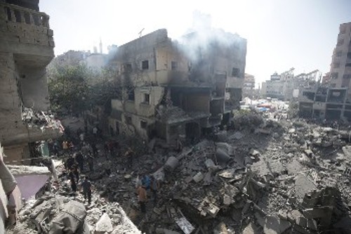 Από τη νέα σφαγή Παλαιστινίων στην κεντρική Γάζα