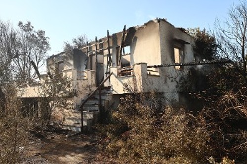 Κατεστραμμένη κατοικία στο Κίτσι Κορωπίου
