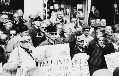 Αφού τους ξεζούμισε μια ολόκληρη ζωή, τώρα το κεφάλαιο τους θεωρεί «βάρος» για τα κέρδη του και μεθοδεύει την παραμονή τους στη δουλιά μέχρι το θάνατο...