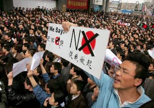 Τα σχολικά εγχειρίδια της Ιαπωνίας που αποσιωπούν τα εγκλήματά της ήταν μόνο η αφορμή για τις διαδηλώσεις