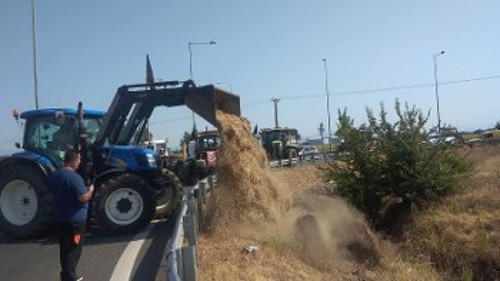 Σε αναβρασμό ξανά οι αγρότες της Θεσσαλίας. Αν νομίζει η κυβέρνηση ότι θα ξεμπερδέψει εύκολα με τα δίκαια αιτήματά τους, καλύτερα να αλλάξει πλευρό