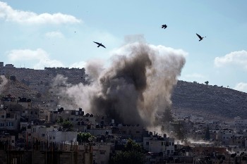 Συνεχίστηκε και χτες το δολοφονικό ισραηλινό σφυροκόπημα στην Τζενίν