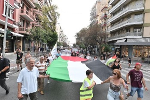 Στην πρώτη γραμμή η σημαία της Παλαιστίνης