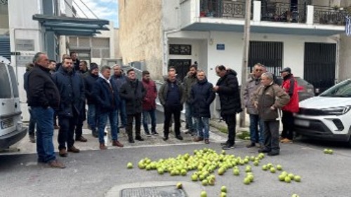 Διαμαρτυρία από τους μηλοπαραγωγούς της Αγιάς