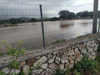 Σχεδόν μια βδομάδα μετά και ακόμα δεν έχουν υποχωρήσει τα νερά