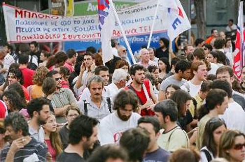 Η ίδια η πραγματικότητα αναδεικνύει την ανάγκη ακόμα πιο αποφασιστικά να δυναμώσει η ενιαία ταξική πάλη απέναντι στην εντεινόμενη επιθετικότητα του κεφαλαίου και των κομμάτων του