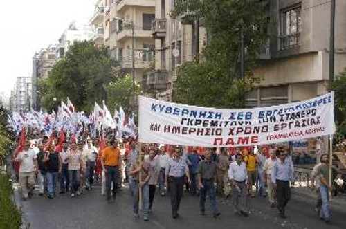 Ο,τι φτιασιδώνει στα λόγια η κυβέρνηση, αποκαλύπτουν διαδηλώνοντας οι εργάτες