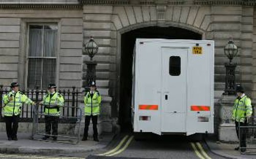 Οι συλλήψεις καλά κρατούν στη βρετανική πρωτεύουσα