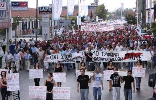 Στην πολιτική υποκρισία των δύο μεγάλων κομμάτων, να απαντήσουμε το ερχόμενο Σάββατο στη Θεσσαλονίκη, με τις ταξικές συνδικαλιστικές δυνάμεις