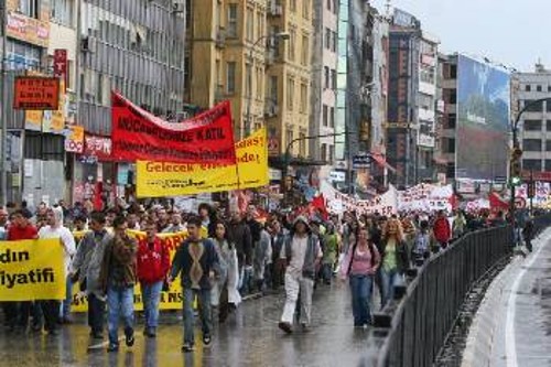 Η πορεία μετά τη συγκέντρωση του Πατριωτικού Μετώπου