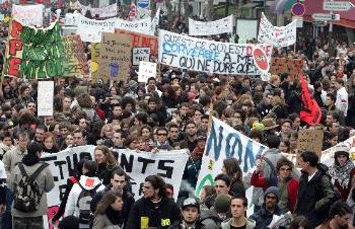 Από τη μεγάλη χτεσινή διαδήλωση στο Παρίσι