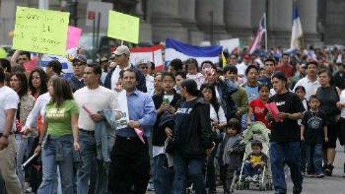 Από τη διαδήλωση μεταναστών και εργατών συναδέλφων τους στη Νέα Υόρκη