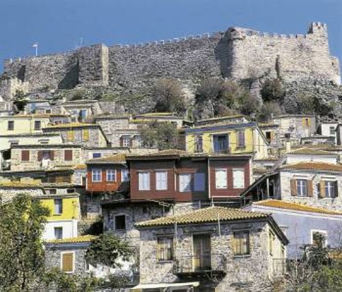 Μόλυβος. Η γειτονιά του αρχοντικού Γιαννάκου (κόκκινο σπίτι)