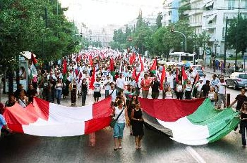Εργαζόμενοι της Αθήνας έκαναν χτες πορεία διαμαρτυρίας προς τις πρεσβείες των ΗΠΑ και του Ισραήλ