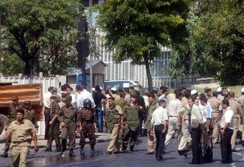 Λίγο μετά την «επίθεση» στην πρεσβεία