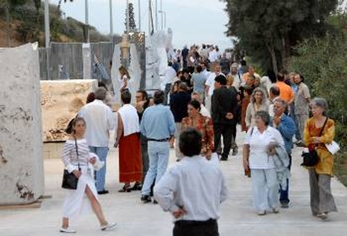 Ο λαός της Κοκκινιάς και των γύρω περιοχών αγκάλιασε την έκθεση Γλυπτικής, άλλο ένα δείγμα ότι η Τέχνη έχει τη δύναμη να ενώνει