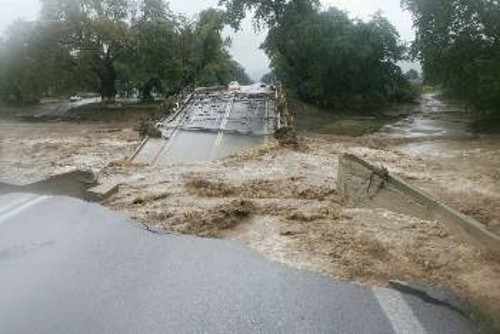 Κομμένος δρόμος στο Νομό Θεσσαλονίκης