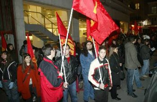 Από τη χτεσινή διαμαρτυρία της ΚΝΕ στο προξενείο της Τσεχίας στη Θεσσαλονίκη