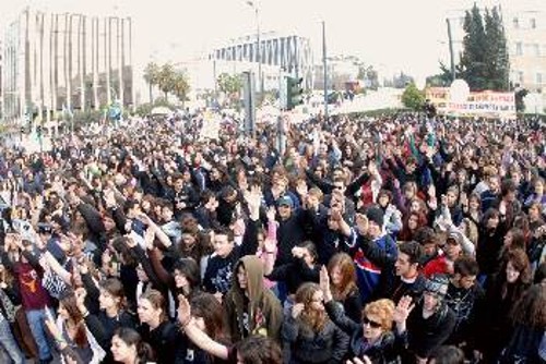 Πλημμύρισε το Σύνταγμα και το πρωί και το απόγευμα