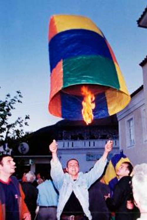 Λεωνίδιο: Αερόστατα και βεγγαλικά, συνθέτουν ένα φαντασμαγορικό θέαμα