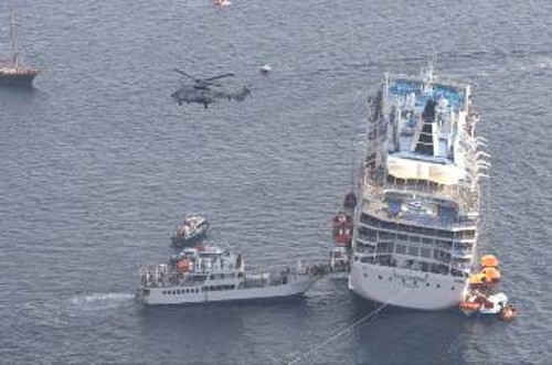 Τα ερωτήματα για την κατάσταση στην οποία βρισκόταν το κρουαζιερόπλοιο και για τις συνθήκες διάσωσης παραμένουν αναπάντητα