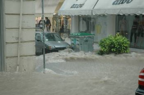 Τα... αντιπλημμυρικά έργα επί ΝΔ πλημμύρισαν, μόλις τον περασμένο μήνα το Μενίδι...