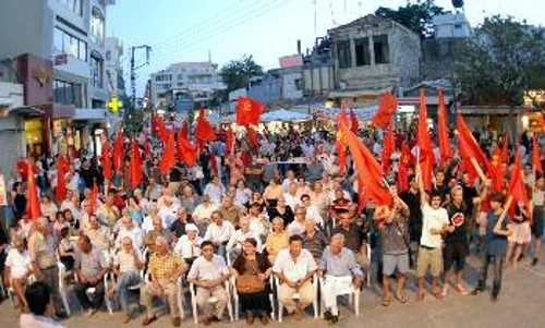 Από τη συγκέντρωση στην πλατεία Λιονταριών