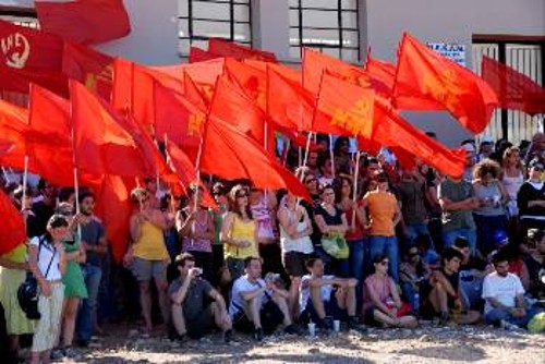 Από την επίσκεψη στη Μακρόνησο, στη διάρκεια του περσινού Διημέρου της ΚΝΕ