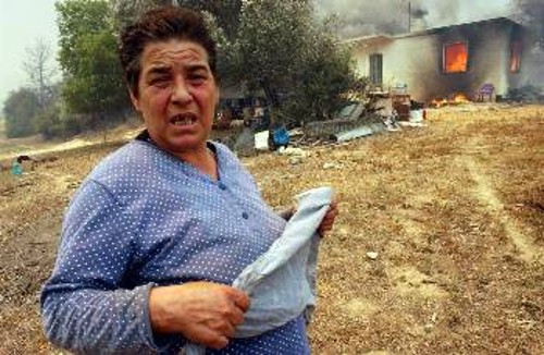 Ανθρωποι που καταστράφηκαν από τη φωτιά στην Κόρινθο, δεν μπορούν να ελπίζουν στα μέτρα που εξήγγειλε χτες η κυβέρνηση