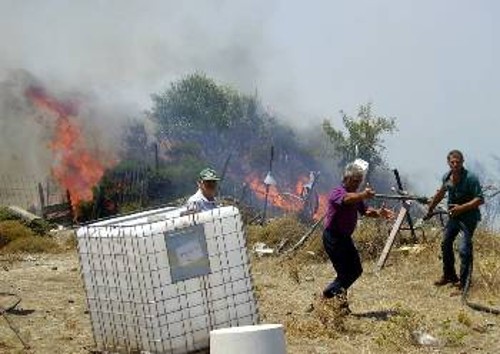 Οι κάτοικοι στα Νέα Στύρα προσπάθησαν αλλά έσωσαν λίγα πράγματα από το βιος τους