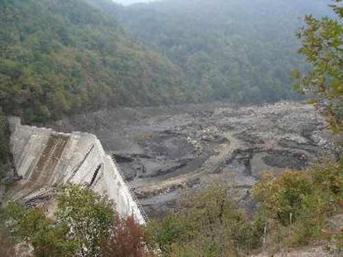 Το φράγμα της Μόρνας, που πλημμύρισε μετά τη βροχή στις 2 Σεπτέμβρη