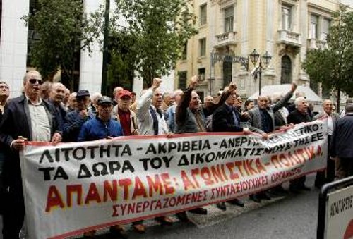 Συνθήκες εξαθλίωσης έχουν επιβάλει για τη συντριπτική πλειοψηφία των συνταξιούχων οι κυβερνήσεις του δικομματισμού