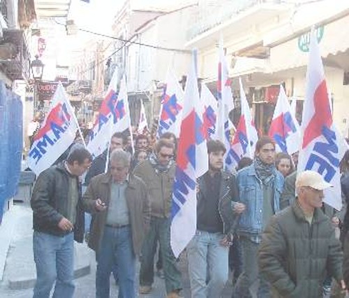 Μαζικά διαδήλωσαν στην Αγορά της Μυτιλήνης οι απεργοί