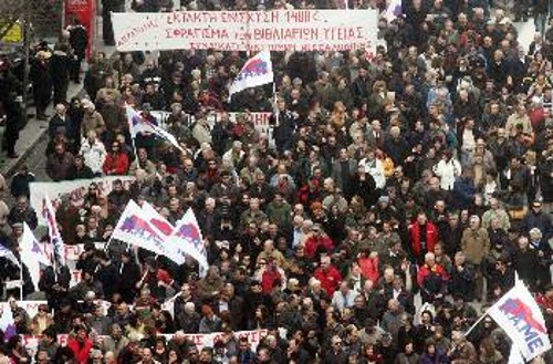 Στιγμιότυπο από τη συγκέντρωση του ΠΑΜΕ στη Θεσσαλονίκη