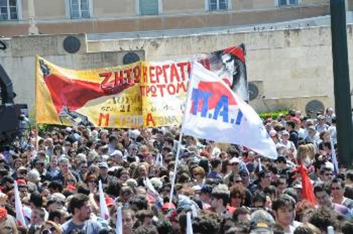 Τα μέτρα που φέρνουν κεφάλαιο - τρόικα - κυβέρνηση, πρέπει να σημάνουν ξεσηκωμό. Στον ταξικό γιορτασμό της Πρωτομαγιάς, να βουλιάξει ο τόπος!