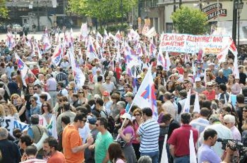 Τώρα χρειάζεται πιο αποφασιστικά να βγει στο προσκήνιο ο λαός, να επιβάλει με την πάλη του λύσεις και διέξοδο προς όφελός του