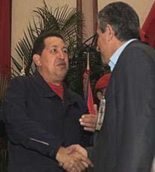 Από τη συνάντηση του Προέδρου της Βενεζουέλας Ούγκο Τσάβες με τον γενικό γραμματέα της ΠΣΟ Γ. Μαυρίκο