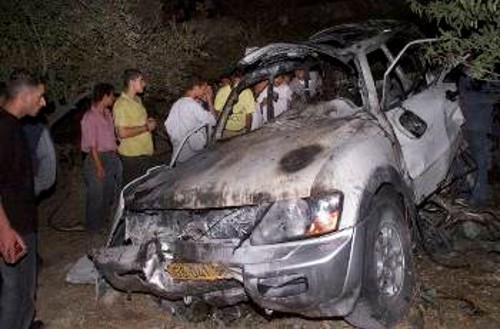 Το αυτοκίνητο - βόμβα. Τρία μέλη της Φατάχ, ανάμεσά τους ο Ατέφ Αμπαγιάτ, σκοτώθηκαν χτες