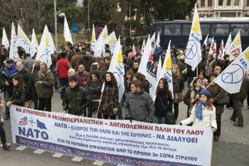 Το ΝΑΤΟ είναι εχθρός των λαών, διαδηλώνει το φιλειρηνικό αντιιμπεριαλιστικό κίνημα