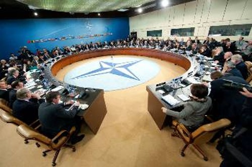 Οι εξελίξεις στην Ουκρανία και η προετοιμασία της Συνόδου Κορυφής του ΝΑΤΟ θα βρεθούν στο επίκεντρο της συνάντησης των υπουργών Αμυνας της λυκοσυμμαχίας