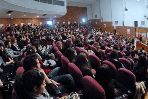 Στιγμιότυπο από τη χθεσινή συγκέντρωση