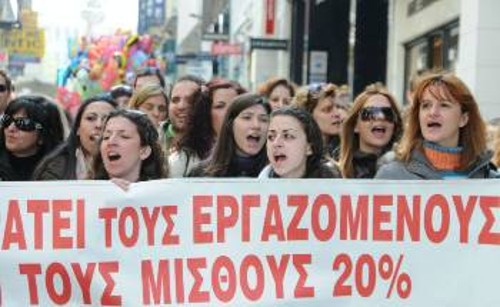 Οι εργάτριες μανάδες να κατέβουν στις αυριανές κινητοποιήσεις μαζί με τα παιδιά τους